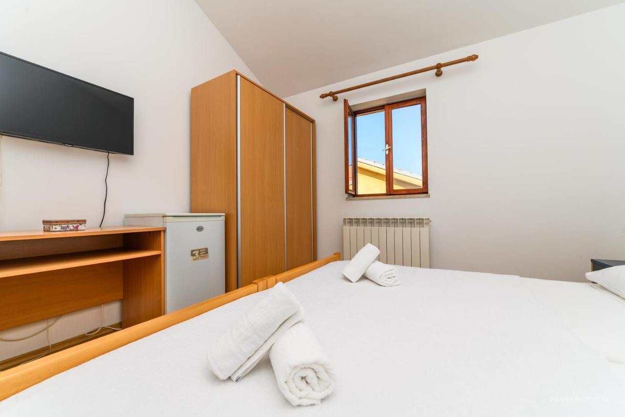 Sobe i apartman Mareta Miholascica Luaran gambar